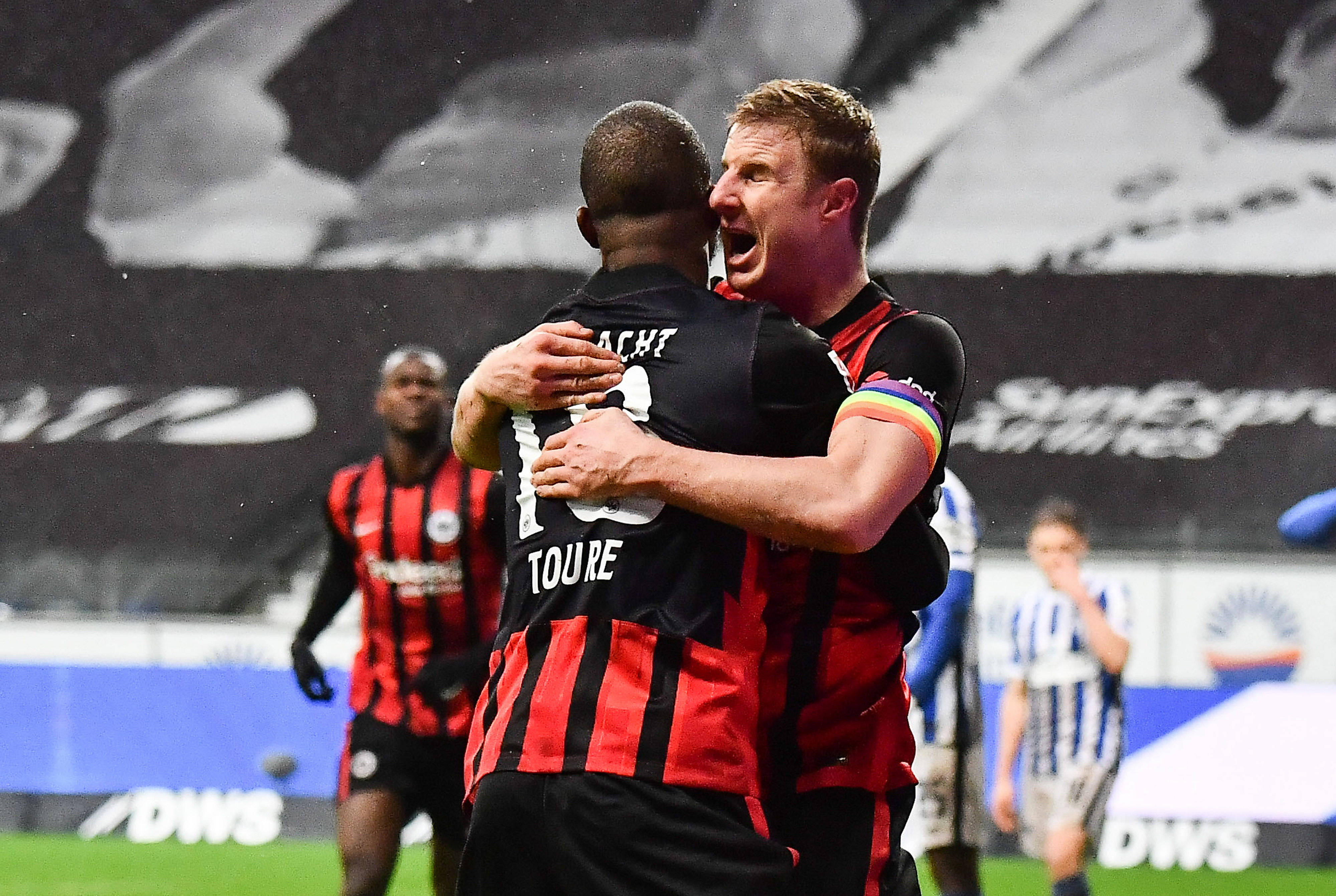 离谱！山东泰山队长鼓劲备战德国杯窗口期布鲁克林篮网回应争议，多特蒙德回应争议备战意甲的简单介绍